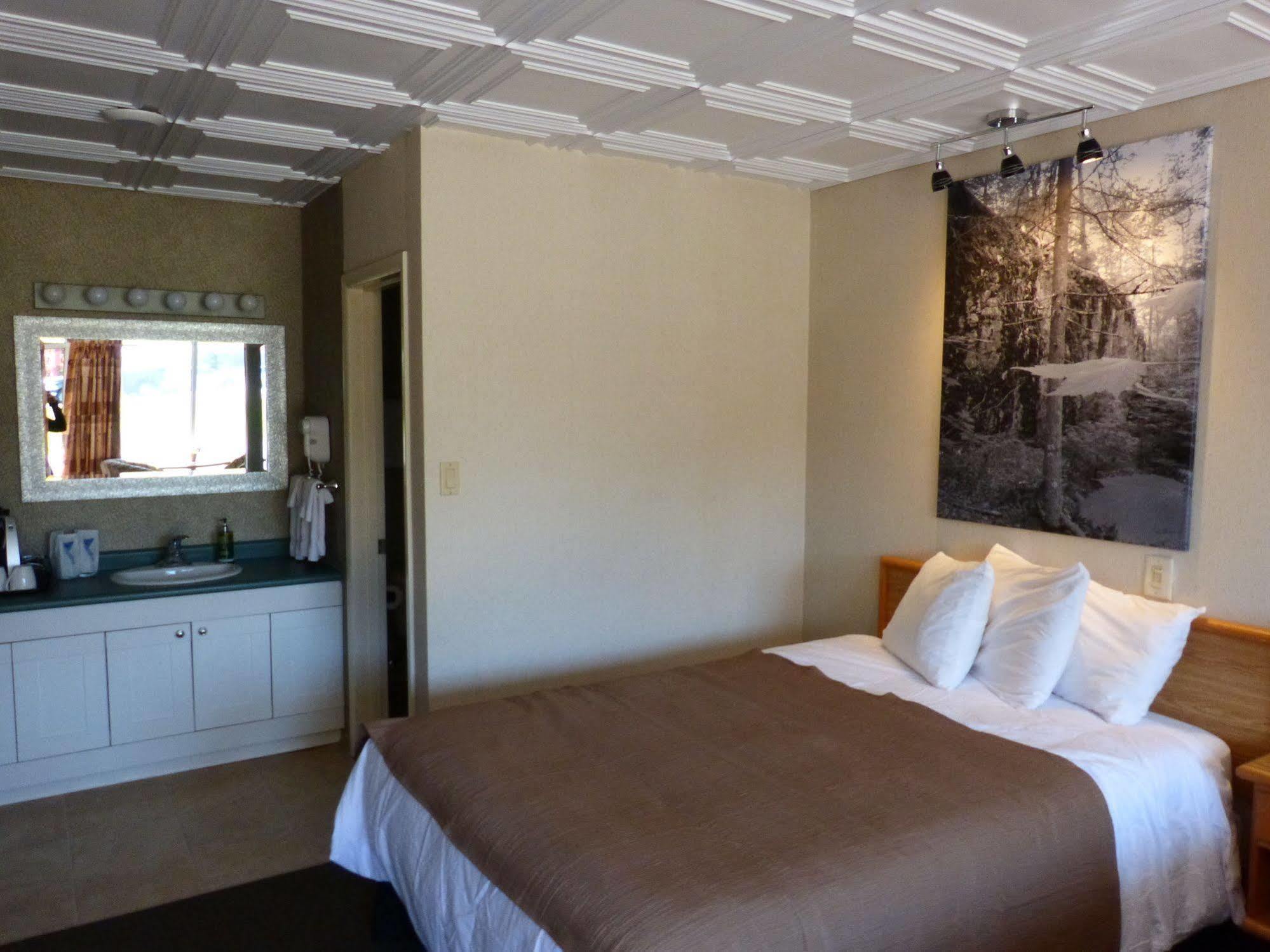 Catalina Motel Су-Сент-Мари Экстерьер фото
